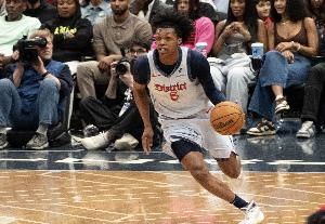 卡林顿成为NBA历史首位单场砍下32分9板7助+7记三分的新秀球员