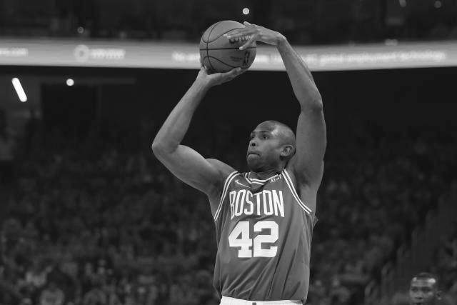 爱游戏升级体验-36岁的霍福德依旧能征善战，绿军留下他一举多得