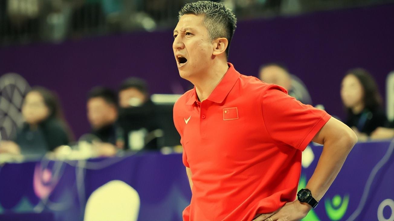 爱游戏升级体验-中国队深夜公布21人大名单有惊喜也有意外！郭士强真正的大考来了